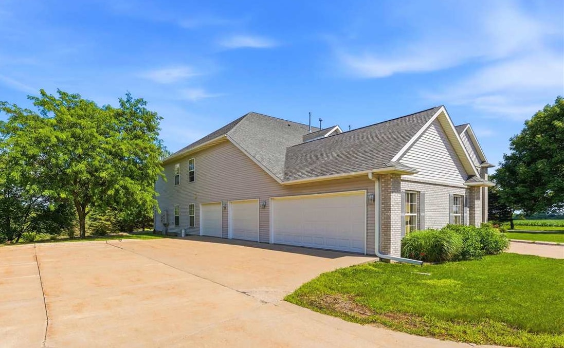 49 Duck Creek Place Iowa City IA 52246