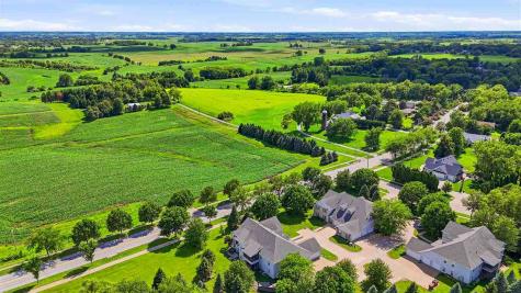 49 Duck Creek Place Iowa City IA 52246