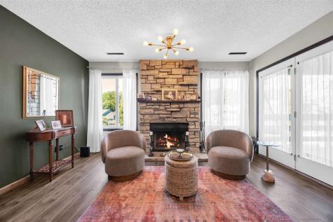 1705 Lynncrest Drive Coralville IA 52241-2738