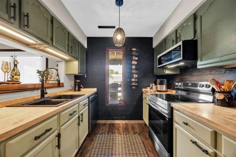 1705 Lynncrest Drive Coralville IA 52241-2738