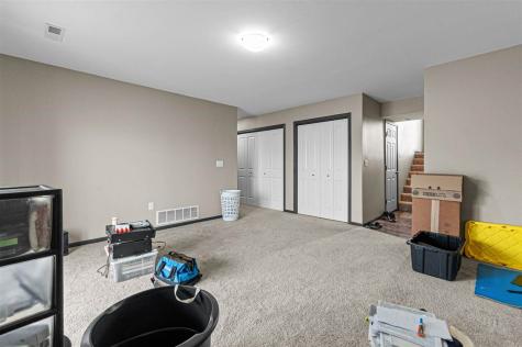 372 Tanglewood Drive Solon IA 52333