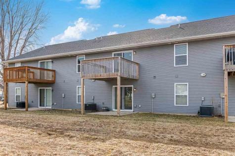 372 Tanglewood Drive Solon IA 52333
