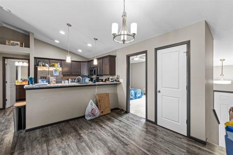 372 Tanglewood Drive Solon IA 52333