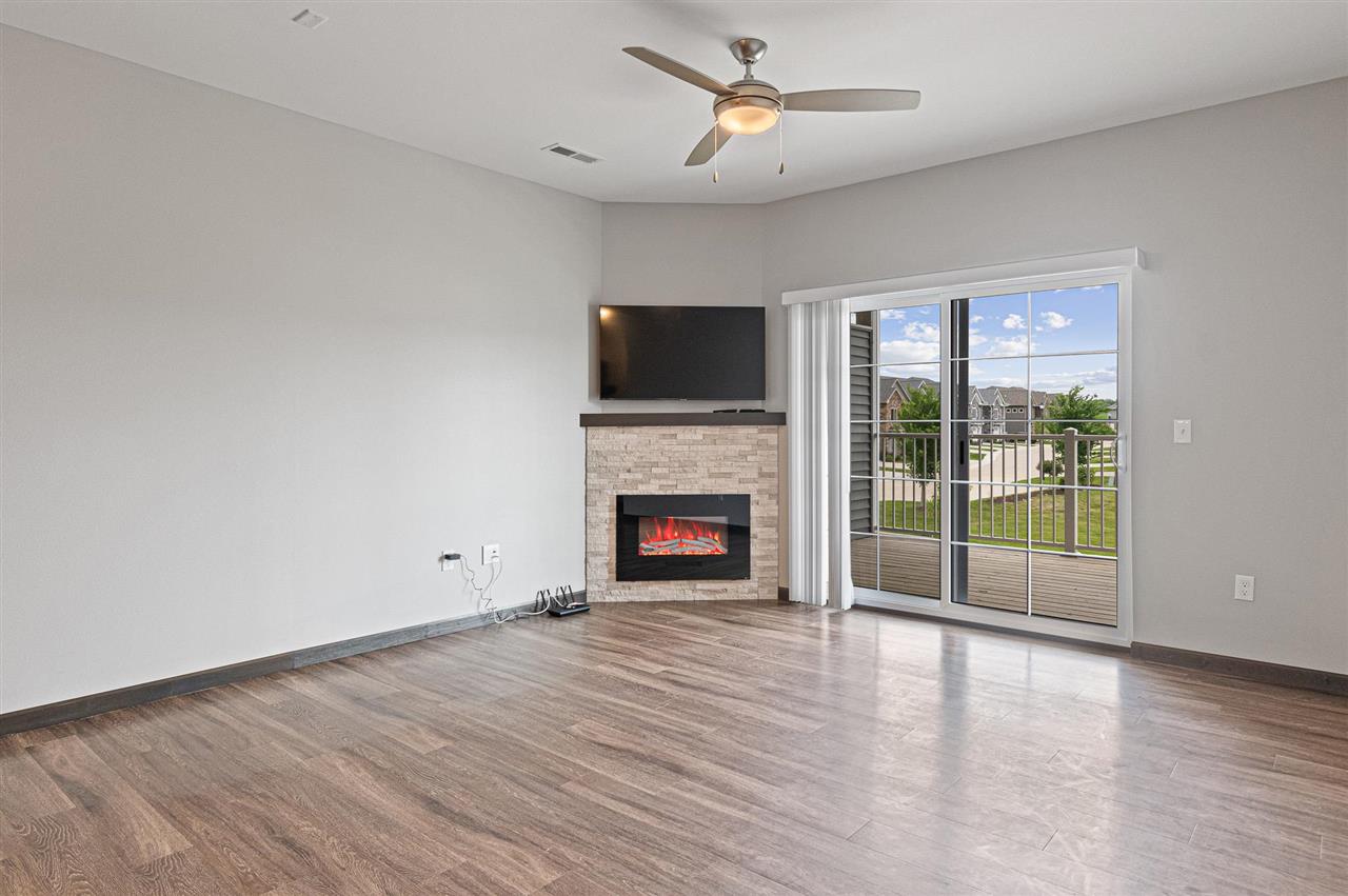 2871 Spring Rose Circle #207 Coralville IA 52241