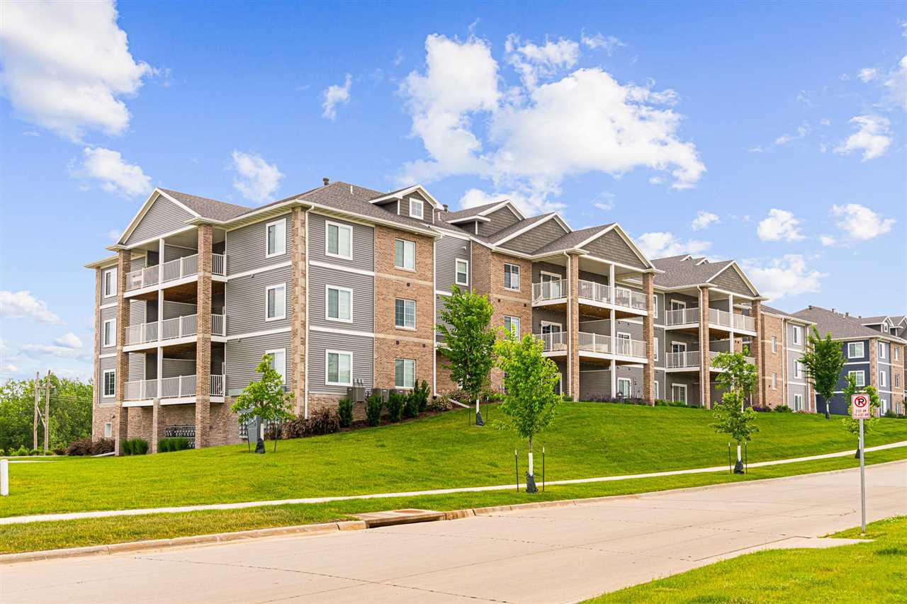 2871 Spring Rose Circle #207 Coralville IA 52241