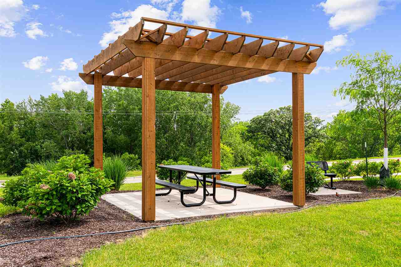 2871 Spring Rose Circle #207 Coralville IA 52241