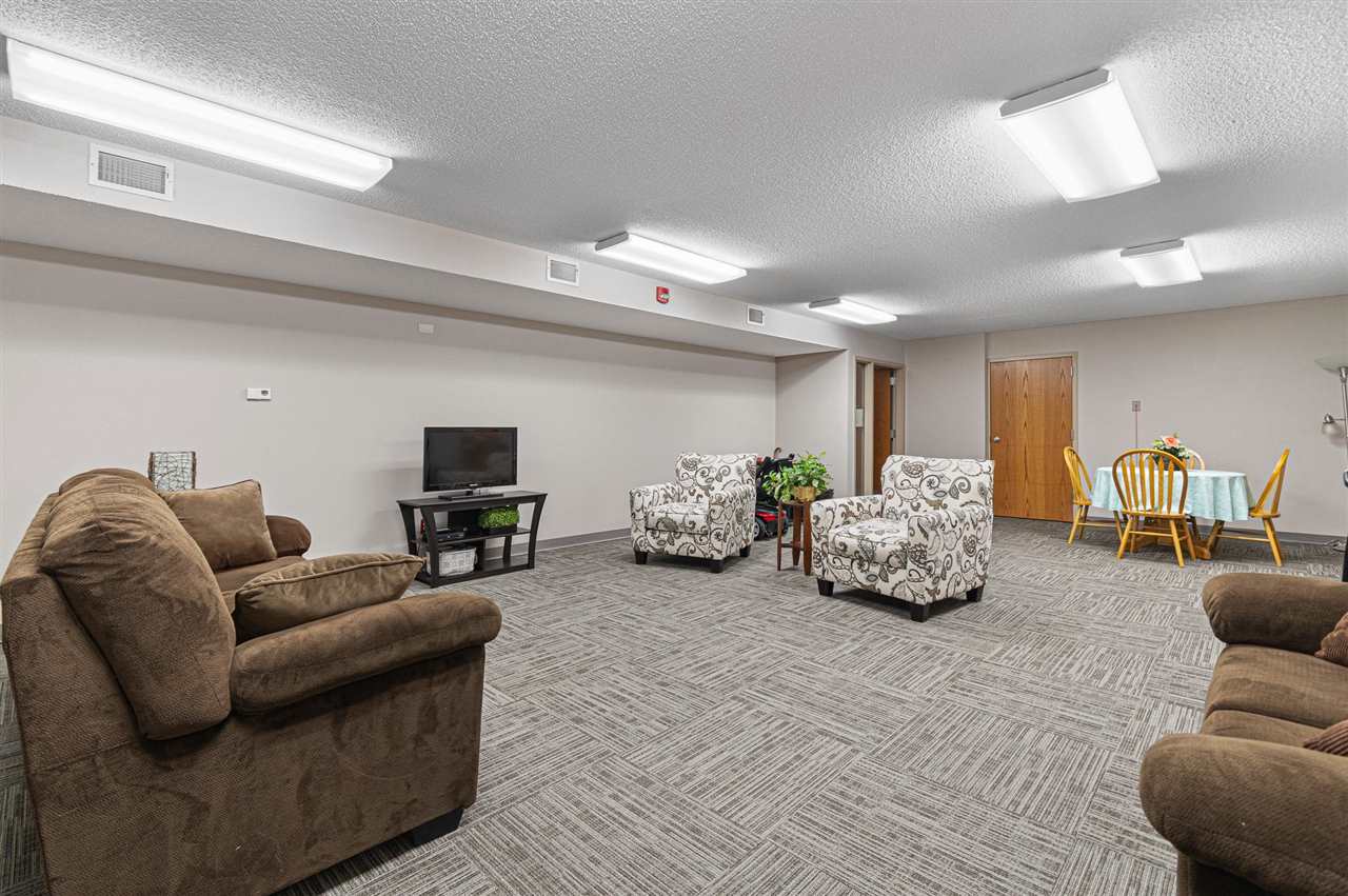 730 S Market Street #12 Solon IA 52333