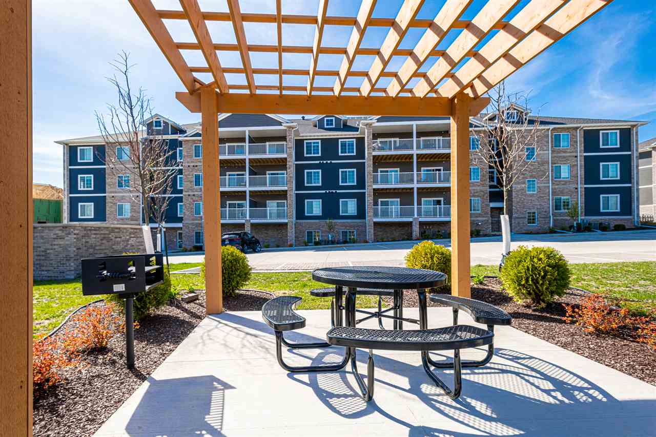 2877 Spring Rose Circle #301 Coralville IA 52241