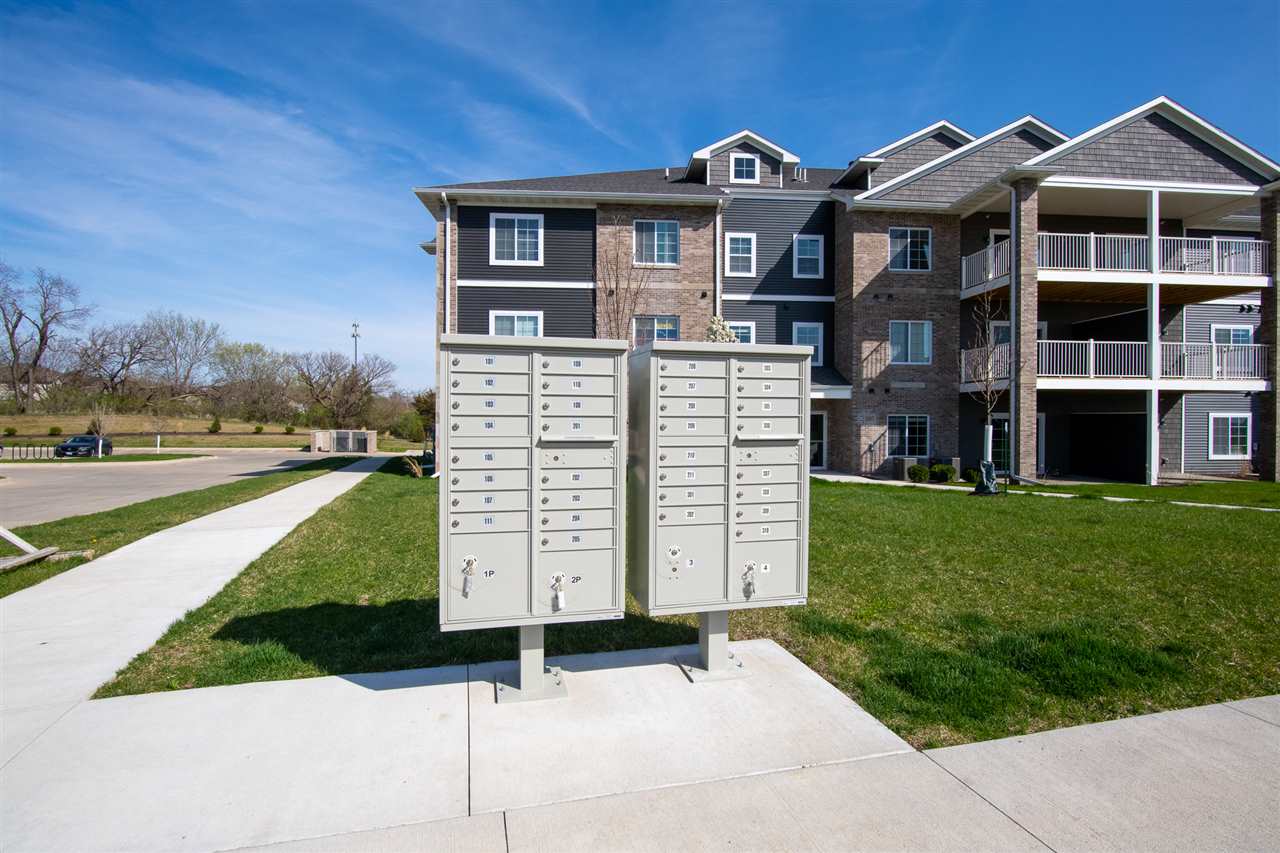 2877 Spring Rose Circle #301 Coralville IA 52241