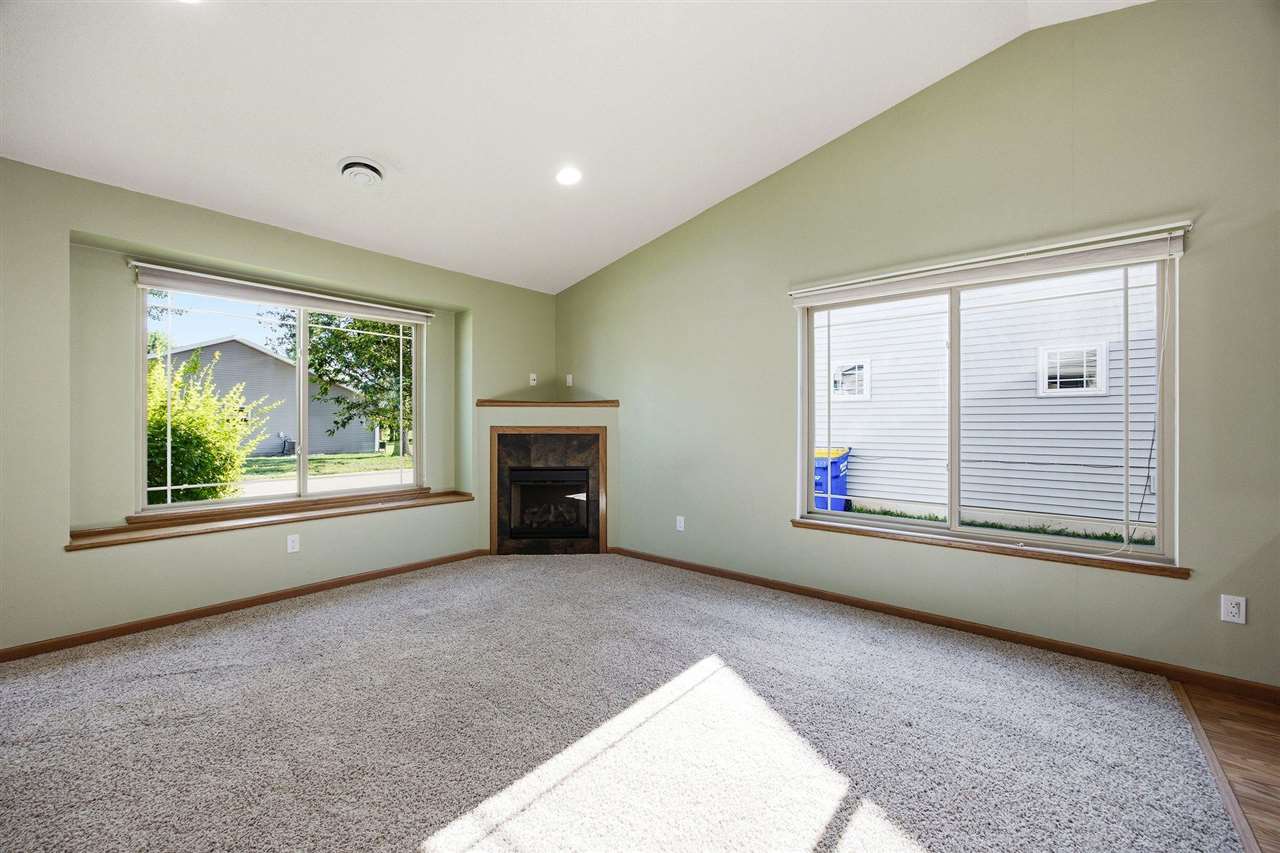 1495 Jaylen Lane North Liberty IA 52317