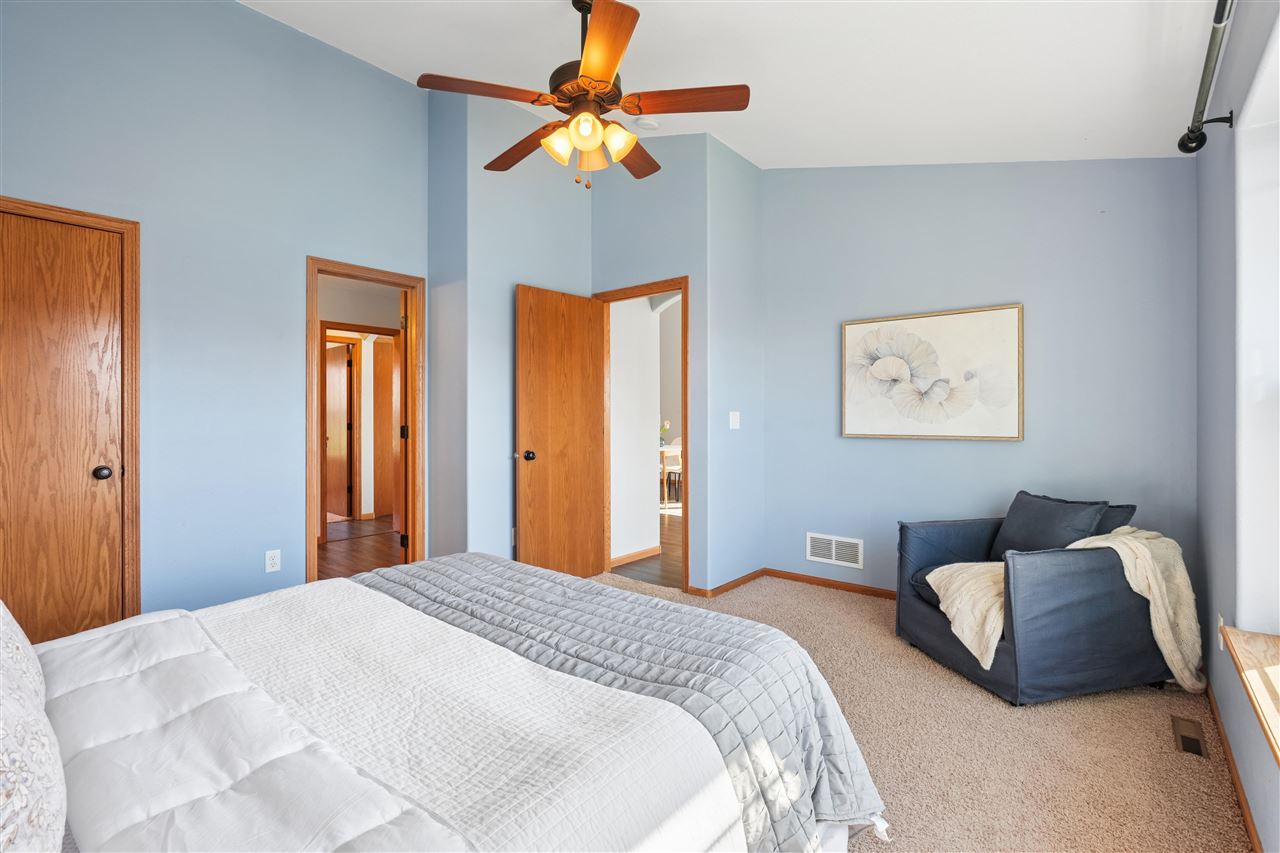 235 N Park Ridge Road North Liberty IA 52317