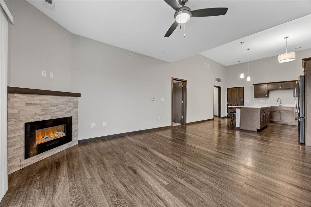 2871 Spring Rose Circle Coralville IA 52241