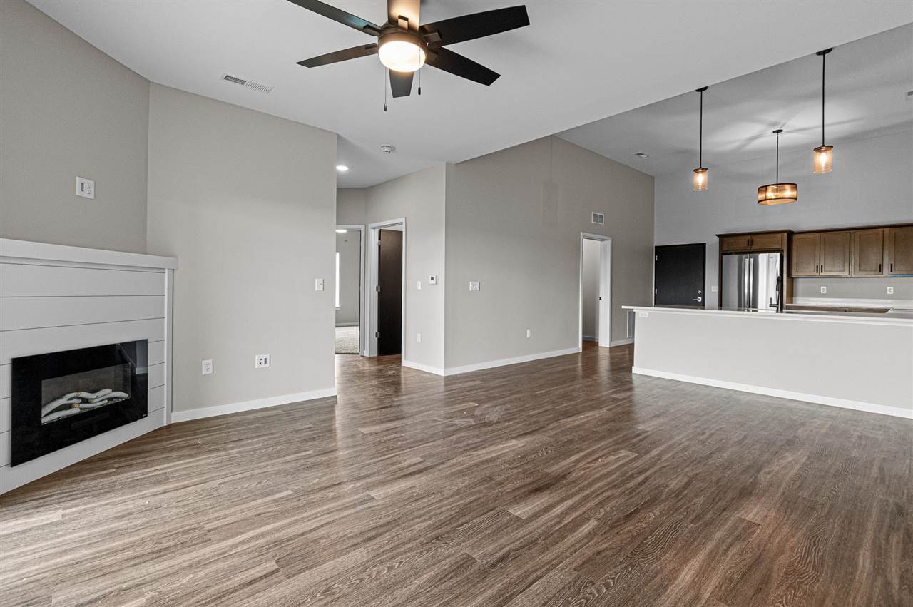 2877 Spring Rose Circle #302 Coralville IA 52241