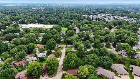 3302 Hanover Court Iowa City IA 52245