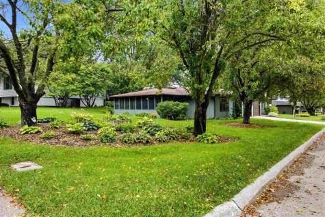 3302 Hanover Court Iowa City IA 52245