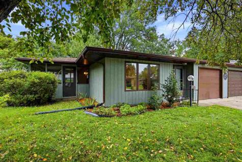3302 Hanover Court Iowa City IA 52245