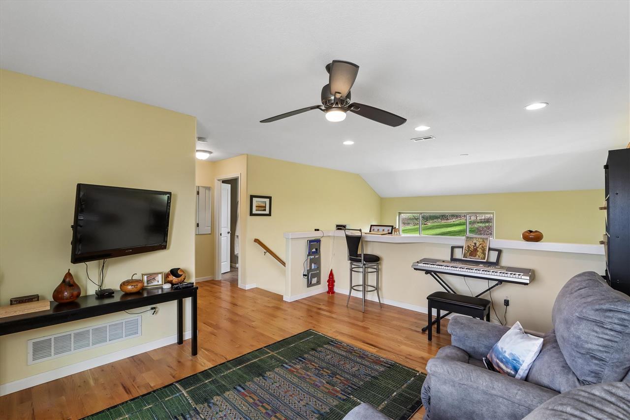 232 Woodfield Lane Tiffin IA 52340