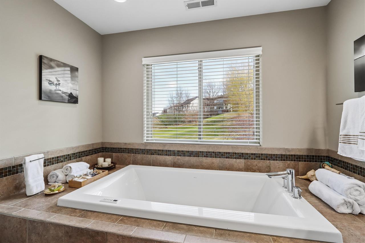 232 Woodfield Lane Tiffin IA 52340
