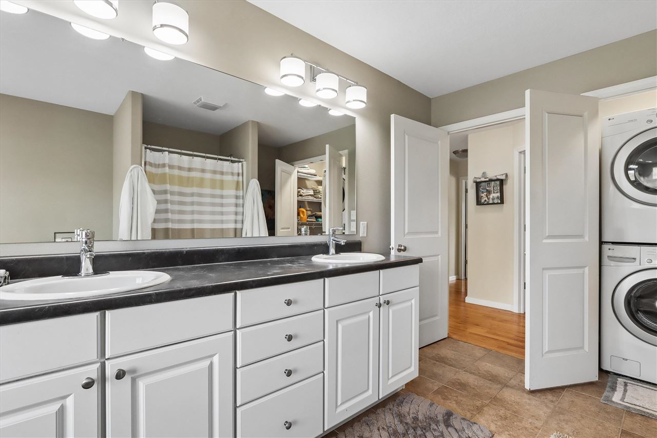 232 Woodfield Lane Tiffin IA 52340