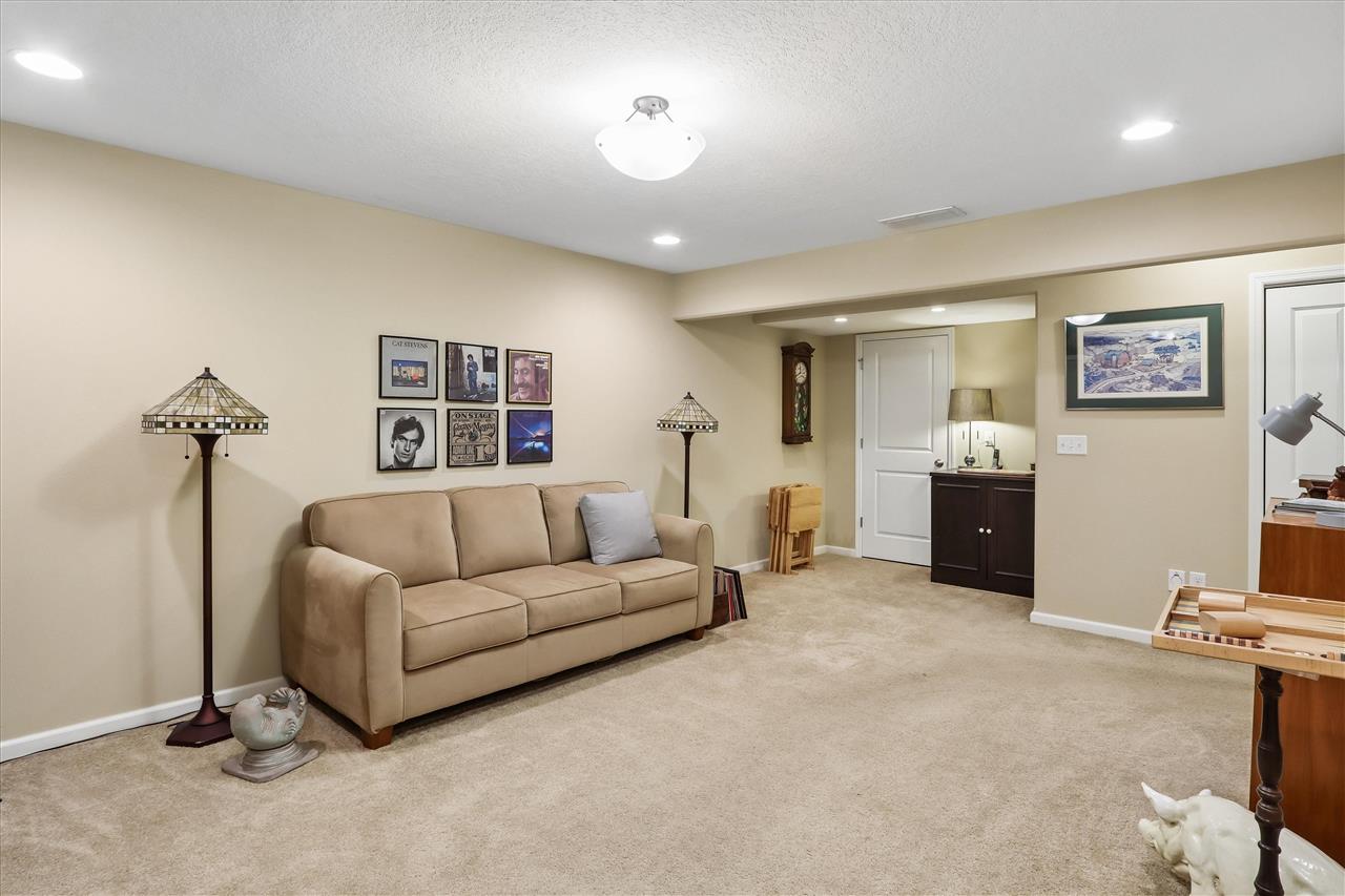 232 Woodfield Lane Tiffin IA 52340