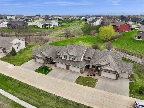 232 Woodfield Lane Tiffin IA 52340