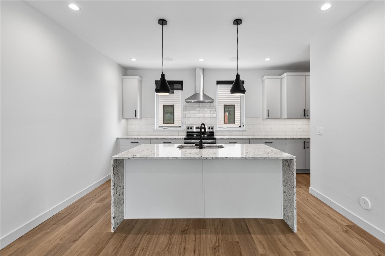 14 Lincoln Avenue #4 Iowa City IA 52246