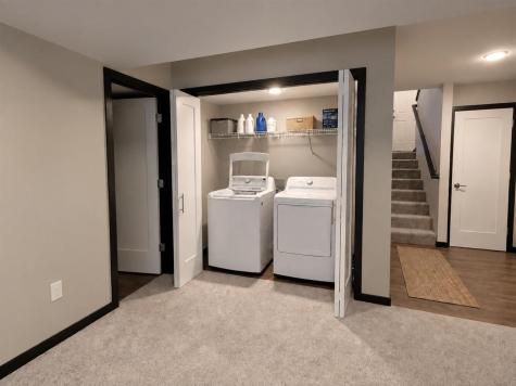 609 Riley Lane West Branch IA 52358