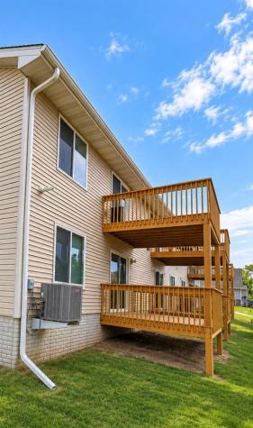 609 Riley Lane West Branch IA 52358