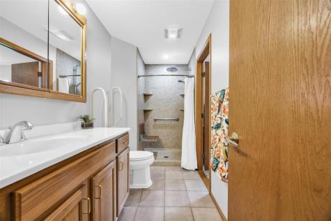 396 Teakwood Lane Cedar Rapids IA 52402