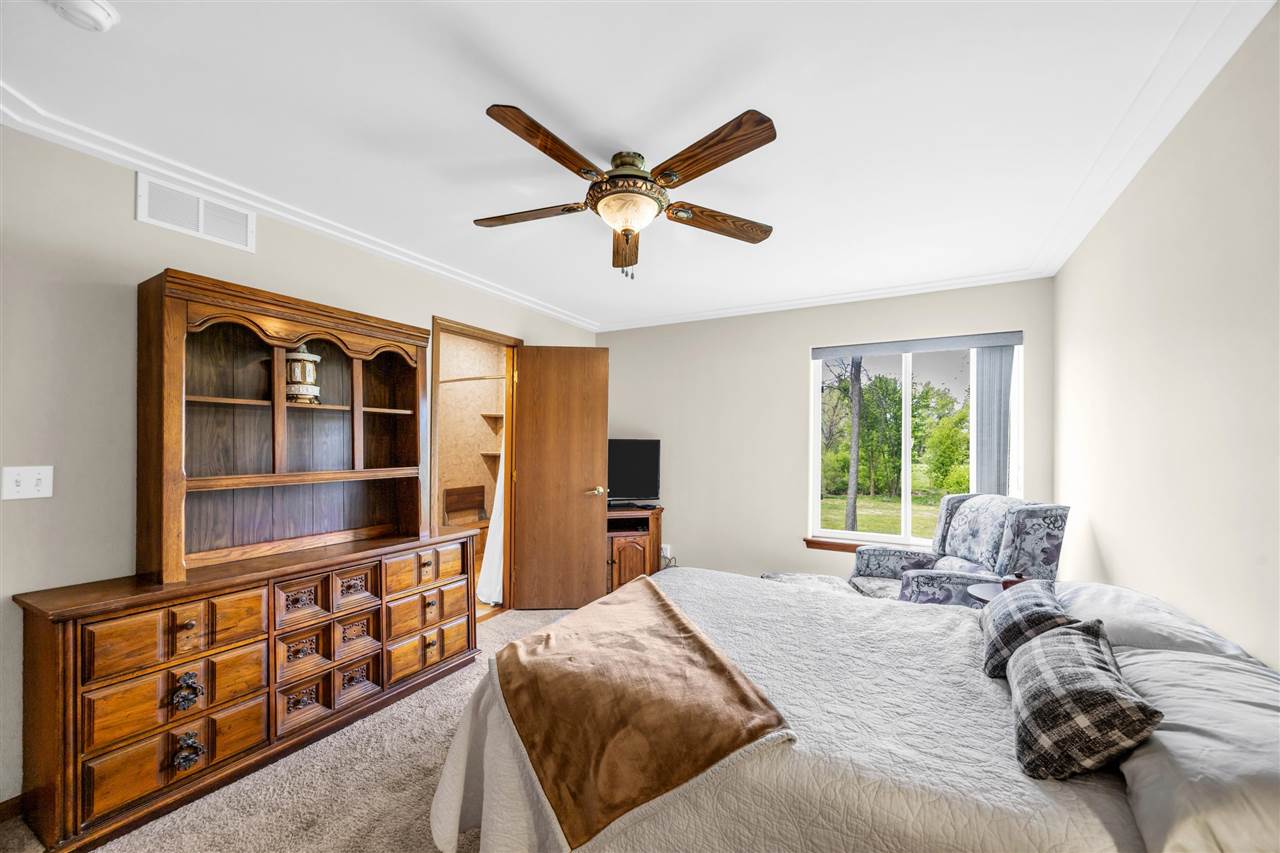 396 Teakwood Lane Cedar Rapids IA 52402