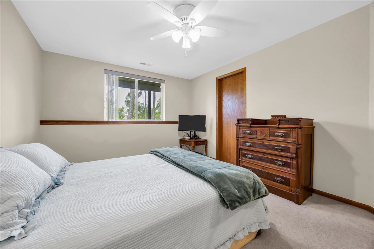396 Teakwood Lane Cedar Rapids IA 52402