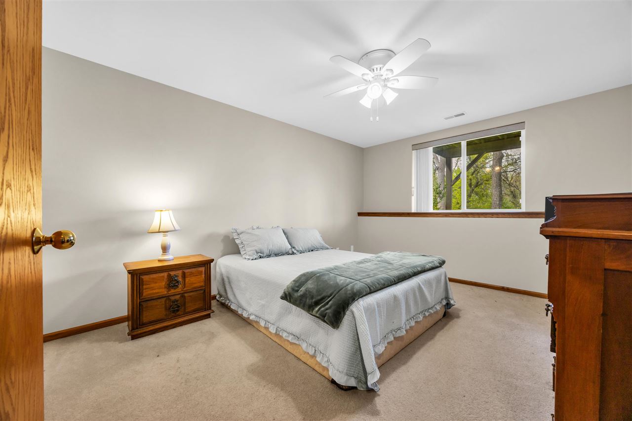 396 Teakwood Lane Cedar Rapids IA 52402