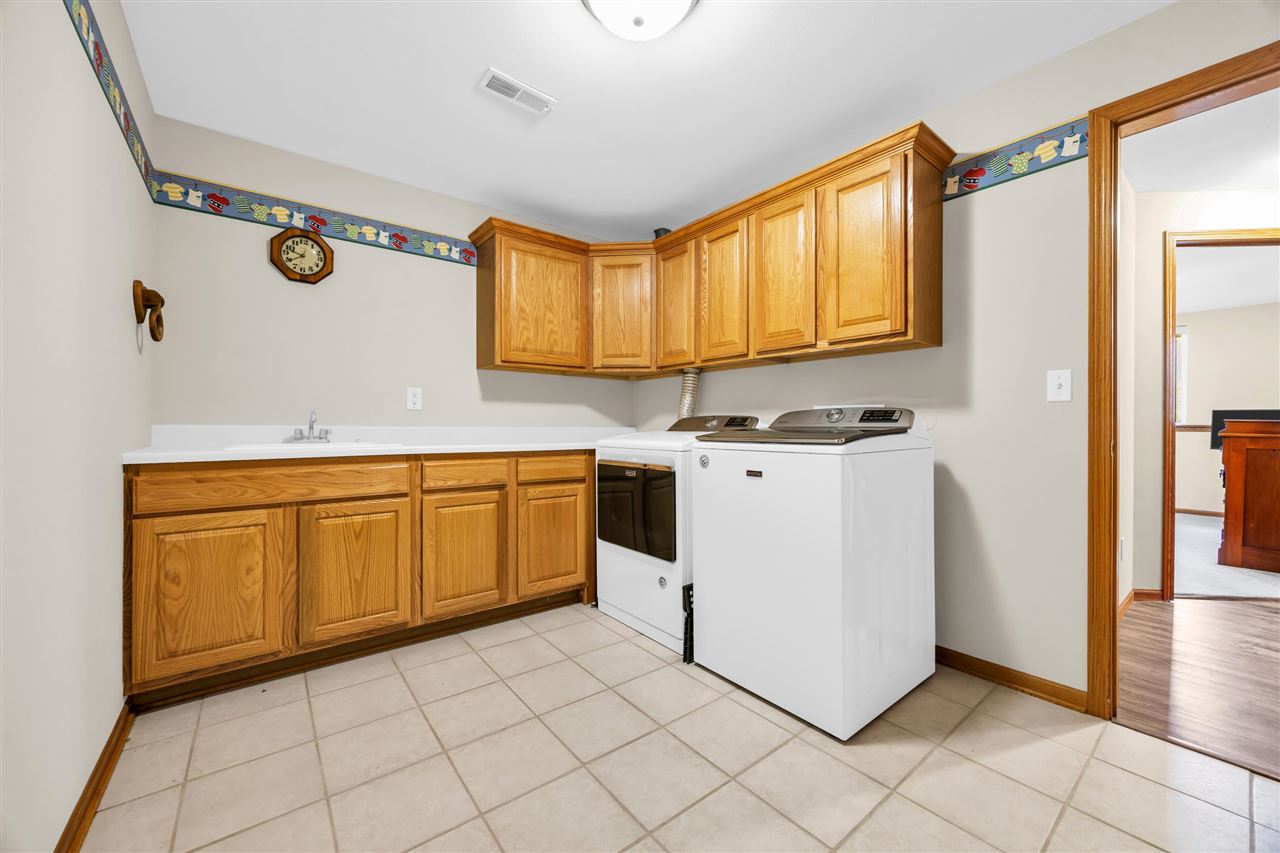 396 Teakwood Lane Cedar Rapids IA 52402
