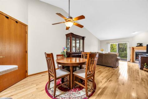 396 Teakwood Lane Cedar Rapids IA 52402