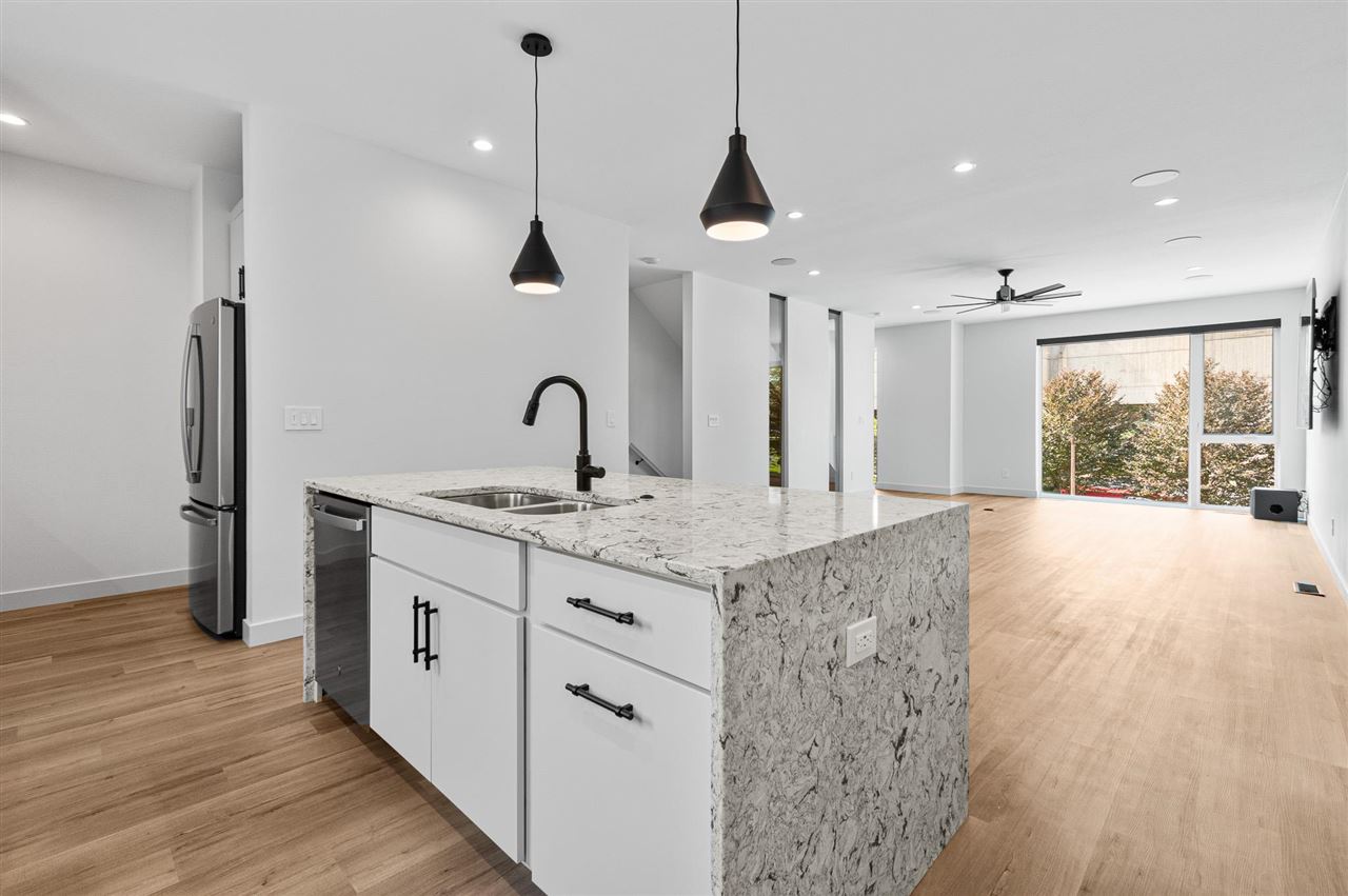 14 Lincoln Avenue #6 Iowa City IA 52246