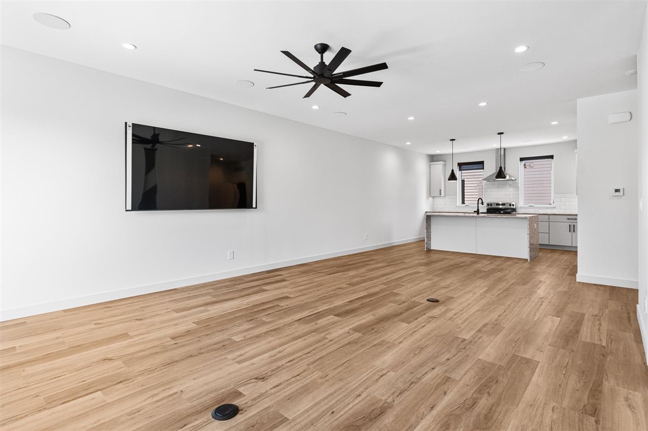 14 Lincoln Avenue #6 Iowa City IA 52246