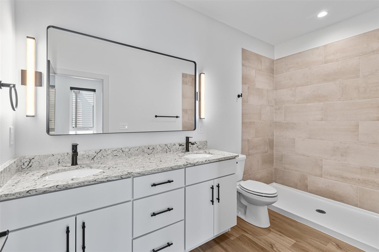 14 Lincoln Avenue #6 Iowa City IA 52246