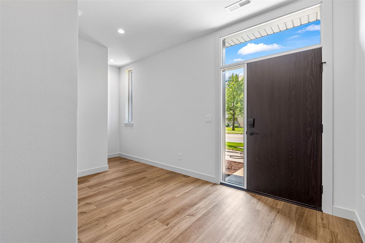 14 Lincoln Avenue #6 Iowa City IA 52246