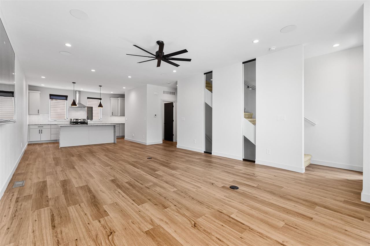 14 Lincoln Avenue #6 Iowa City IA 52246