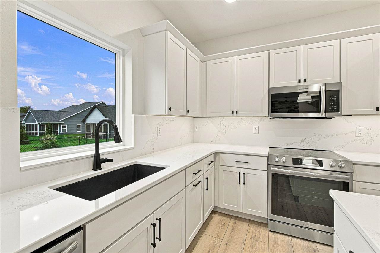 3971 Unbrideled Avenue Iowa City IA 52240