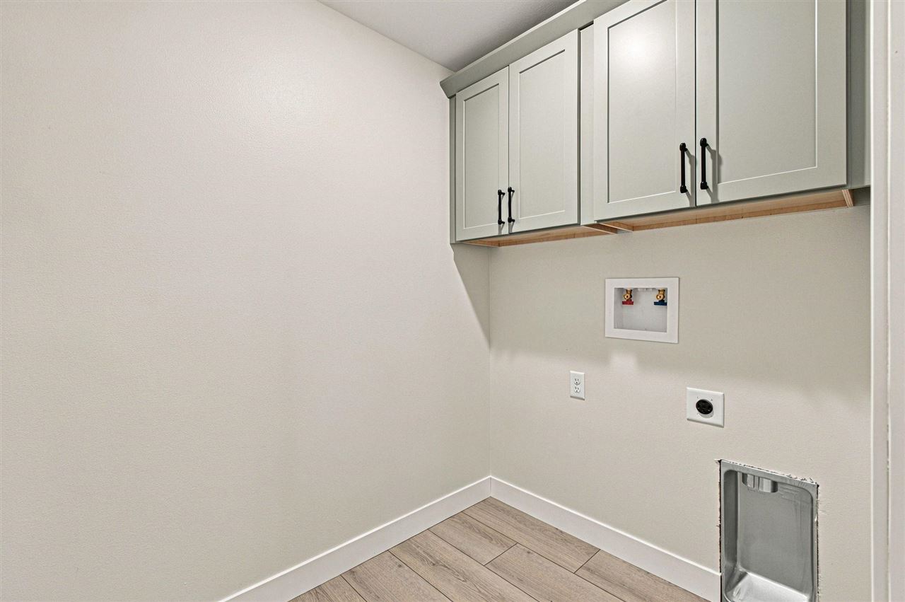 3971 Unbrideled Avenue Iowa City IA 52240