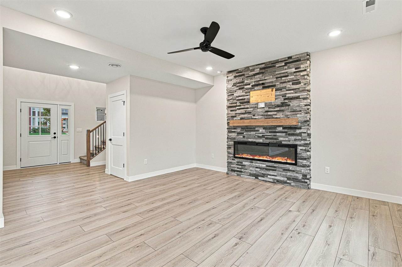 3971 Unbrideled Avenue Iowa City IA 52240