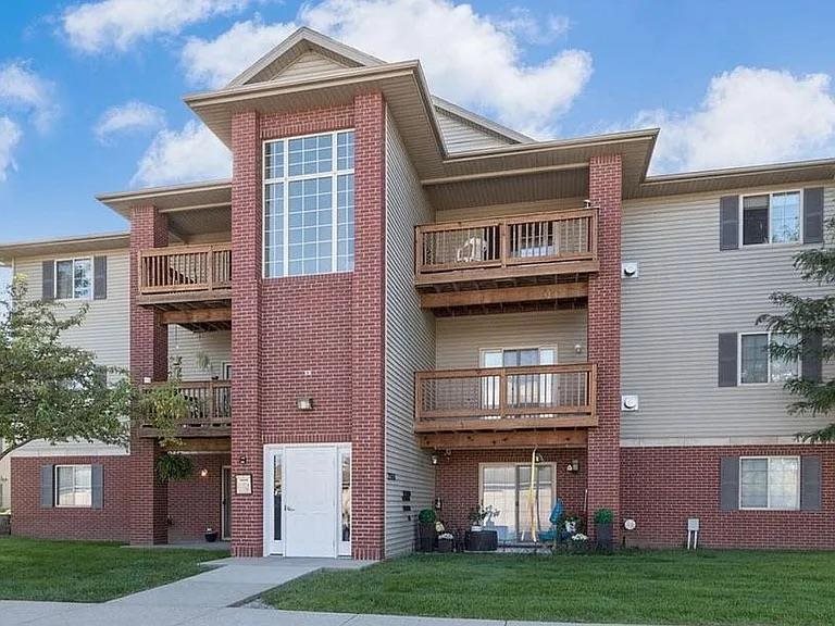 2268 Holiday Road Coralville IA 52241