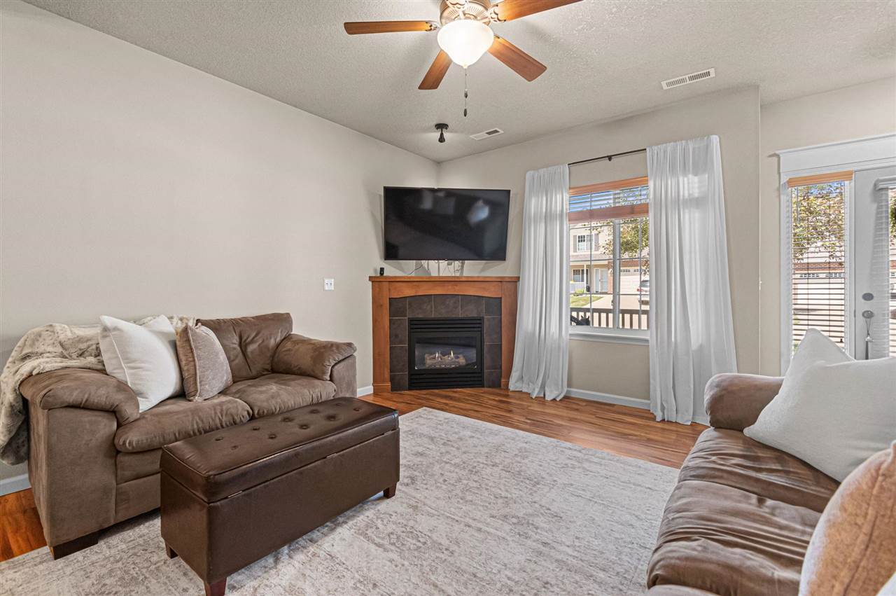 1476 Burr Drive North Liberty IA 52317