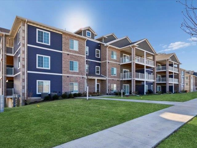2873 Spring Rose Circle Coralville IA 52241