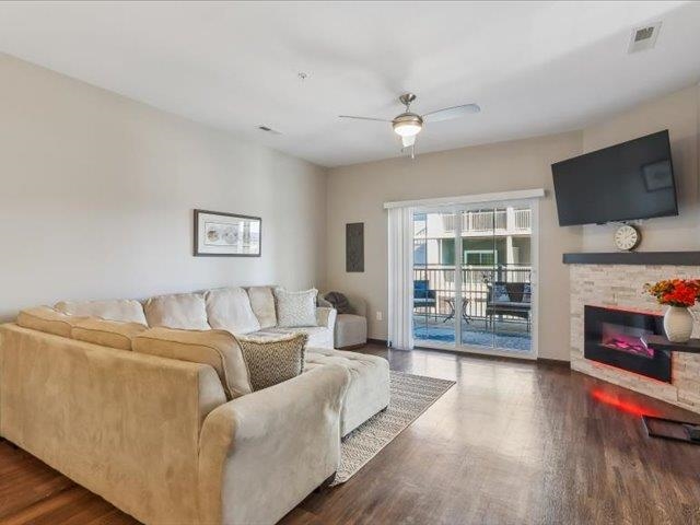 2873 Spring Rose Circle Coralville IA 52241