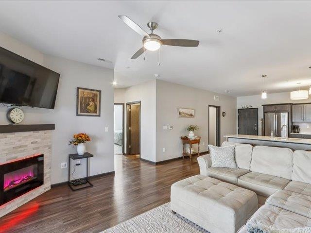 2873 Spring Rose Circle Coralville IA 52241