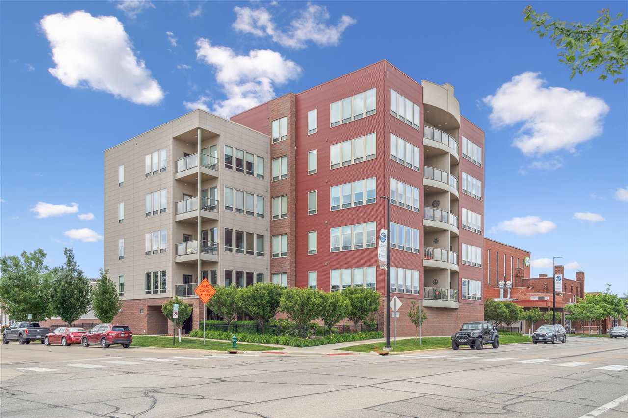 Cedar Rapids IA, 100 4th Avenue SW, Unit 204