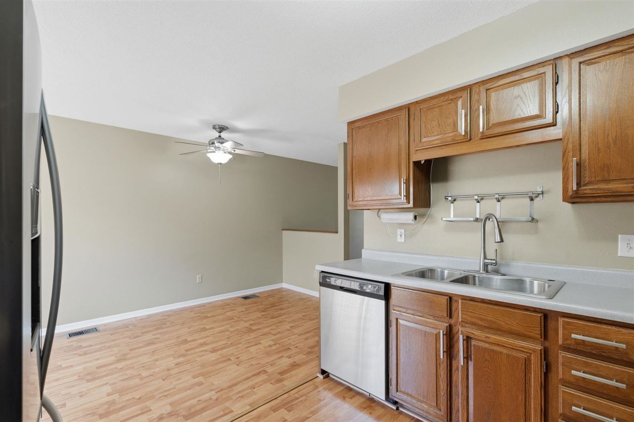 932 Westside Drive Iowa City IA 52246