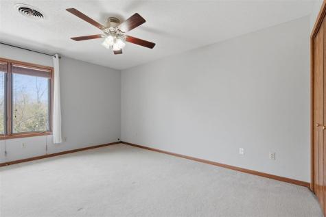 932 Westside Drive Iowa City IA 52246